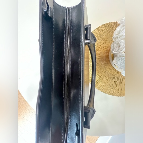 SOLD! Yves Saint Laurent Calfskin Medium Uptown Tote - Picture 9 of 14